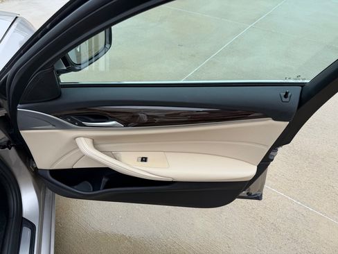 Used 2019 BMW 530i xDrive AWD/4WD image 18