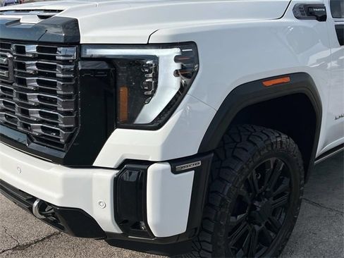 Used 2025 GMC Sierra 3500 Denali Ultimate image 38