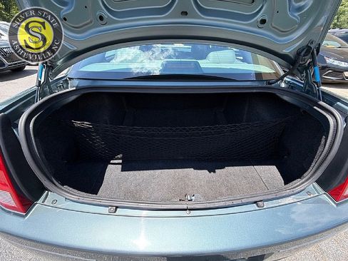 Used 2005 Chrysler 300 Touring RWD image 25