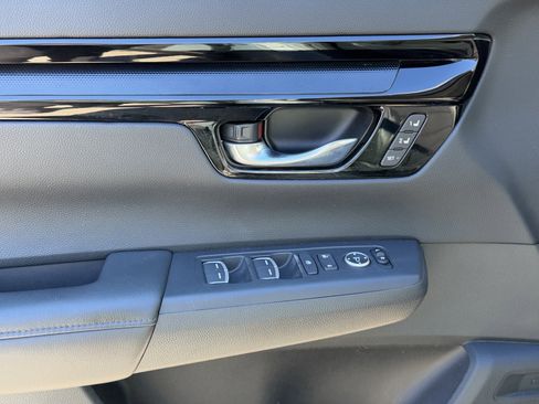 Used 2025 Honda CR-V EX-L image 11
