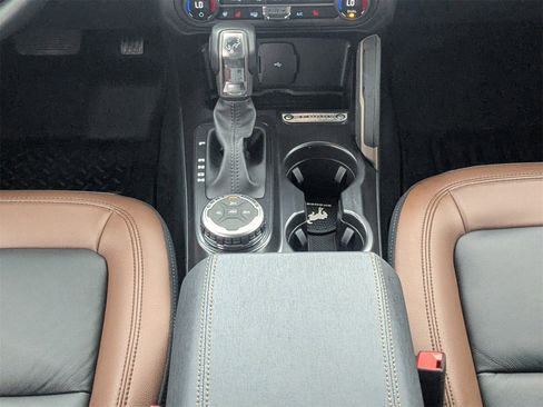 Used 2024 Ford Bronco Outer Banks image 19