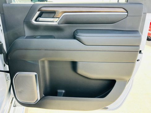 Used 2025 Chevrolet Silverado 2500 High Country w/ Technology Package image 35