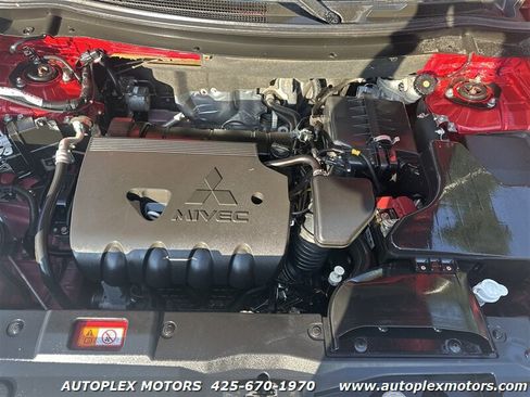 Used 2017 Mitsubishi Outlander SE image 35