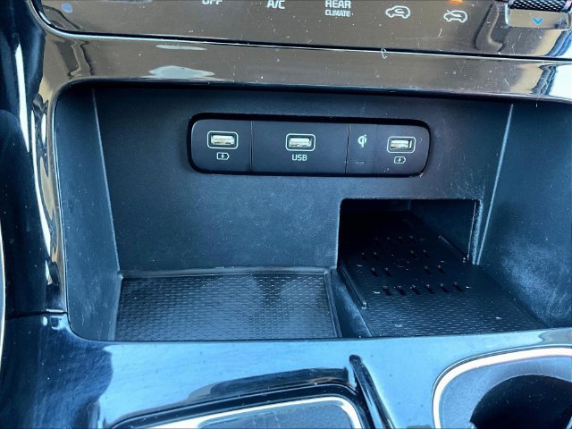 Certified 2023 Kia Carnival SX FWD image 20