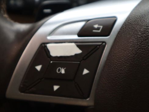 Used 2015 Mercedes-Benz GL 320 BlueTEC 4MATIC w/ Premium I Package image 26