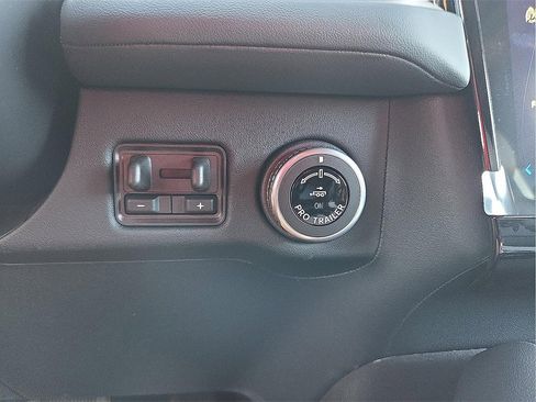 New 2025 Lincoln Navigator Reserve w/ Jet Appearance Package image 17