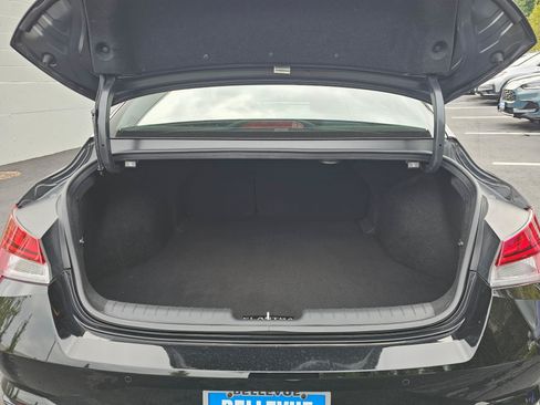 Used 2023 Hyundai Elantra Limited FWD image 16