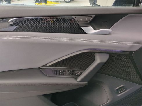 New 2026 Volkswagen Tiguan SE image 10