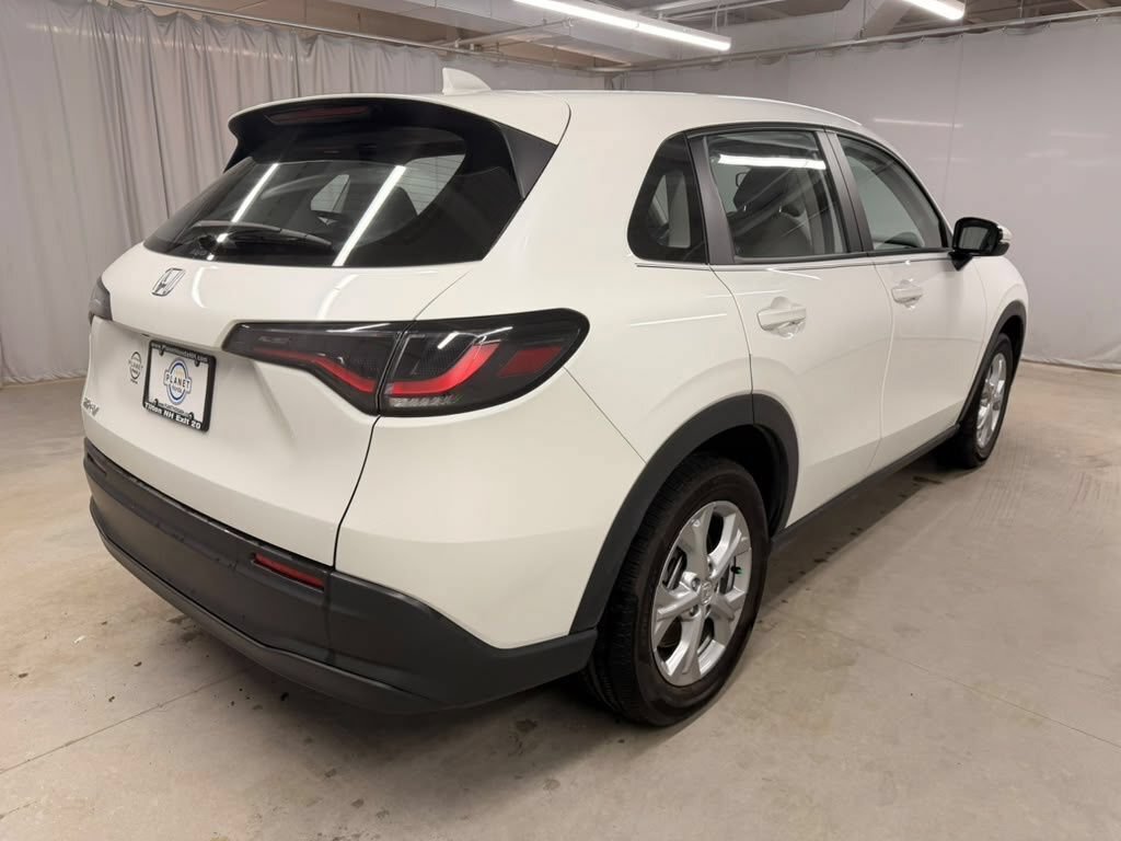 Certified 2025 Honda HR-V LX image 11
