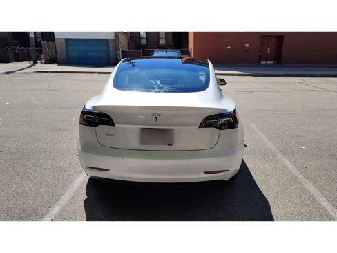 Used 2021 Tesla Model 3 Standard Range Plus RWD image 5