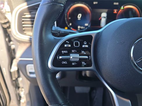 Used 2021 Mercedes-Benz GLS 450 4MATIC image 35