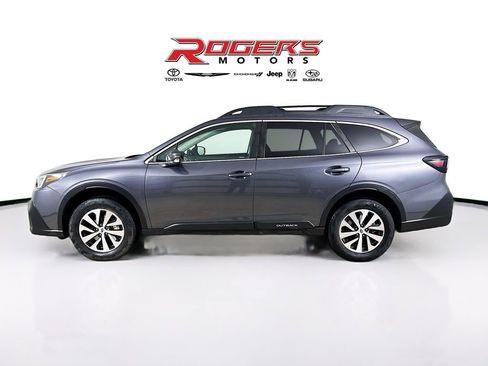 Certified 2022 Subaru Outback Premium image 4