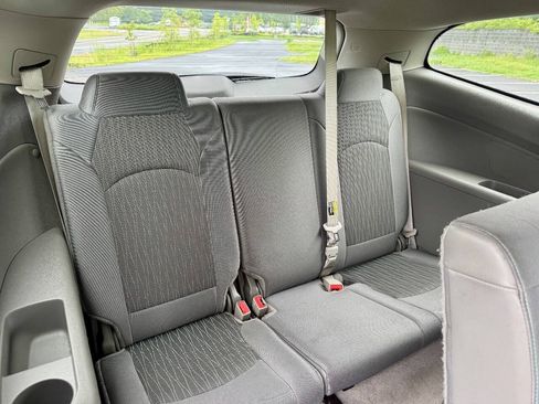 Used 2017 Chevrolet Traverse LS FWD image 27