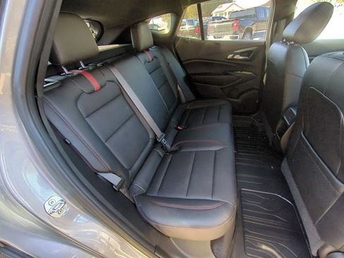 Certified 2024 Chevrolet Trax RS w/ Sunroof Package image 27