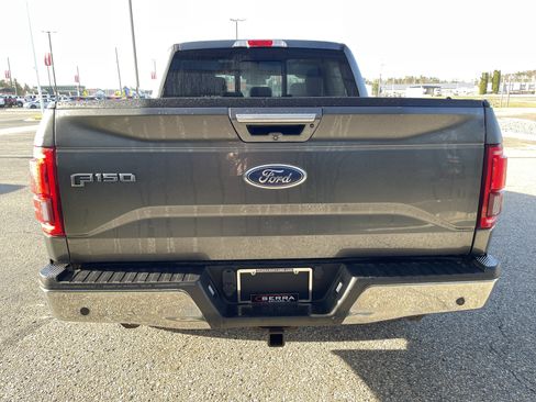 Used 2017 Ford F150 Lariat w/ Equipment Group 502A Luxury AWD/4WD image 4
