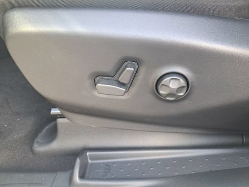 New 2026 Chrysler Pacifica Select FWD image 24