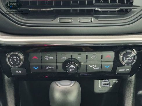 Used 2023 Jeep Compass Limited AWD/4WD image 23