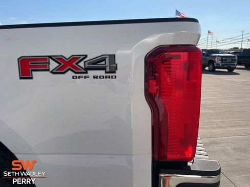 New 2026 Ford F250 XLT w/ FX4 Off-Road Package image 7