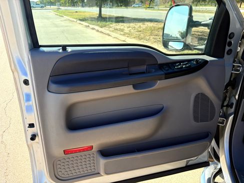 Used 2001 Ford F350 XLT image 14