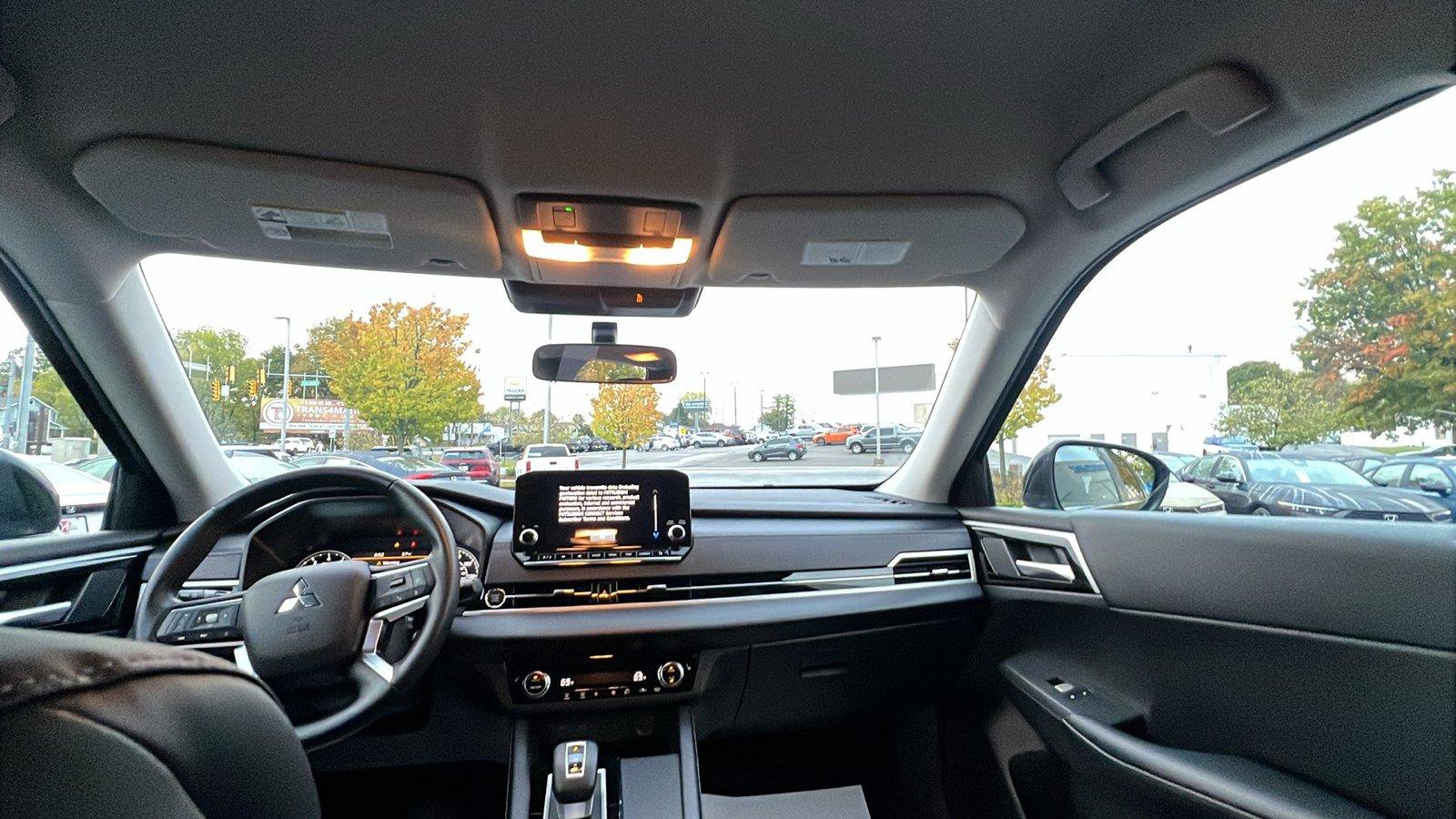 Used 2024 Mitsubishi Outlander SE AWD/4WD image 20