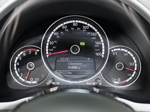 Used 2013 Volkswagen Beetle 2.0T FWD image 18
