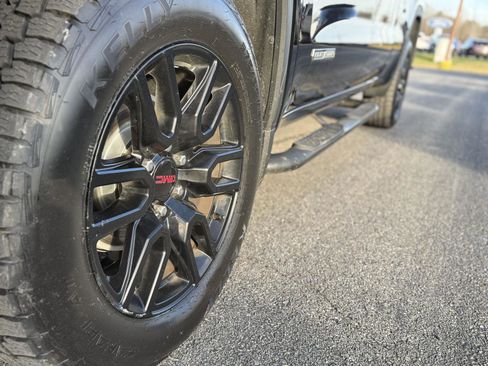 Used 2019 GMC Sierra 1500 Elevation w/ Elevation Value Package image 11