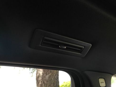 Used 2025 Cadillac XT6 Luxury FWD image 31