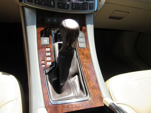 Used 2011 Buick LaCrosse CXL w/ Luxury Package FWD image 26
