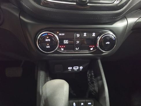 Used 2022 Chevrolet TrailBlazer LT w/ Convenience Package AWD/4WD image 15