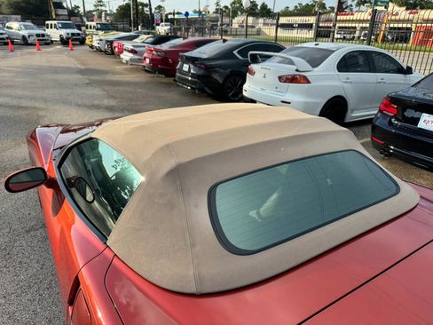 Used 2005 Chevrolet Corvette Coupe w/ Preferred Equipment Group RWD image 34