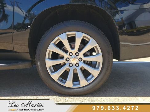 New 2026 Chevrolet Suburban Premier w/ Sun And Tow Package AWD/4WD image 8