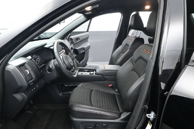 Used 2025 Nissan Pathfinder Rock Creek AWD/4WD image 11