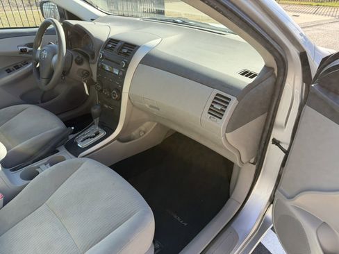 Used 2010 Toyota Corolla image 17