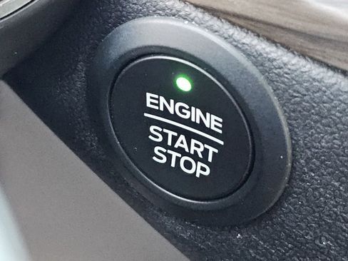 Used 2020 Ford Escape Titanium AWD/4WD image 16