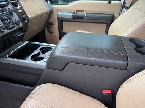 Used 2016 Ford F250 Lariat w/ Lariat Ultimate Package AWD/4WD image 13