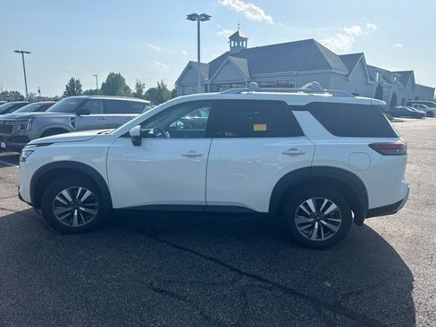 Certified 2024 Nissan Pathfinder SL AWD/4WD image 6