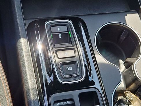 Used 2025 Honda Pilot Sport image 15