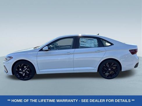Used 2026 Volkswagen Jetta SE FWD image 2