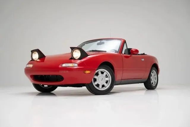 Used 1990 MAZDA MX-5 Miata RWD image 1