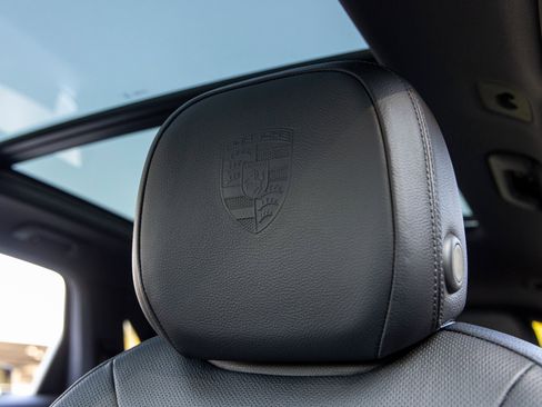 New 2025 Porsche Cayenne E-Hybrid image 29