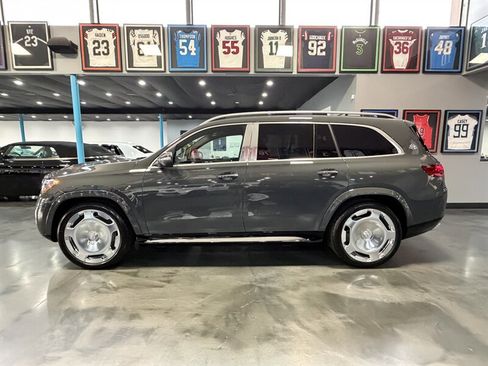 Used 2026 Mercedes-Benz Maybach GLS 600 4MATIC image 9