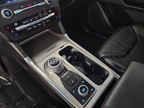 Used 2020 Ford Explorer Platinum w/ Premium Technology Package AWD/4WD image 25