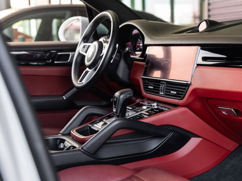 Certified 2020 Porsche Cayenne AWD/4WD image 44