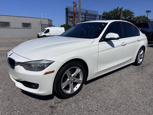 Used 2013 BMW 328i xDrive Sedan AWD/4WD image 3