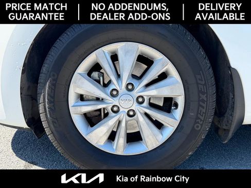 Used 2016 Kia Sedona L image 8