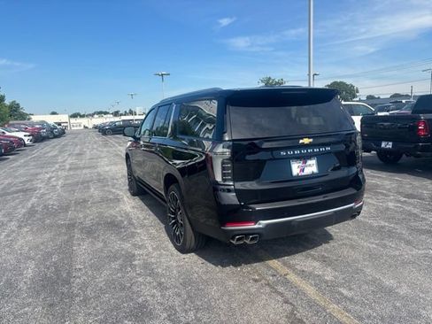 Used 2026 Chevrolet Suburban High Country AWD/4WD image 12