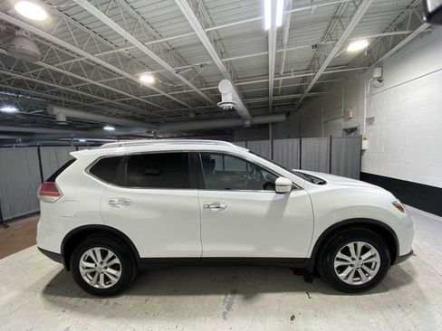 Used 2016 Nissan Rogue SV image 27