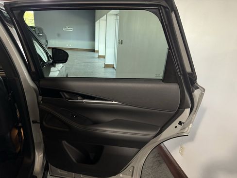 Used 2023 INFINITI QX60 Pure image 25