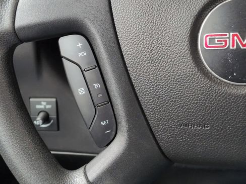 Used 2018 GMC Savana 2500 w/ Driver Convenience Package image 24