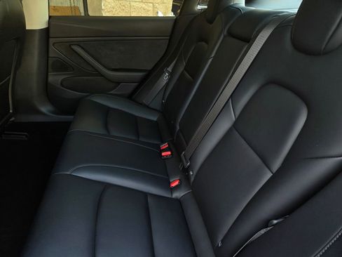 Used 2018 Tesla Model 3 Long Range image 12